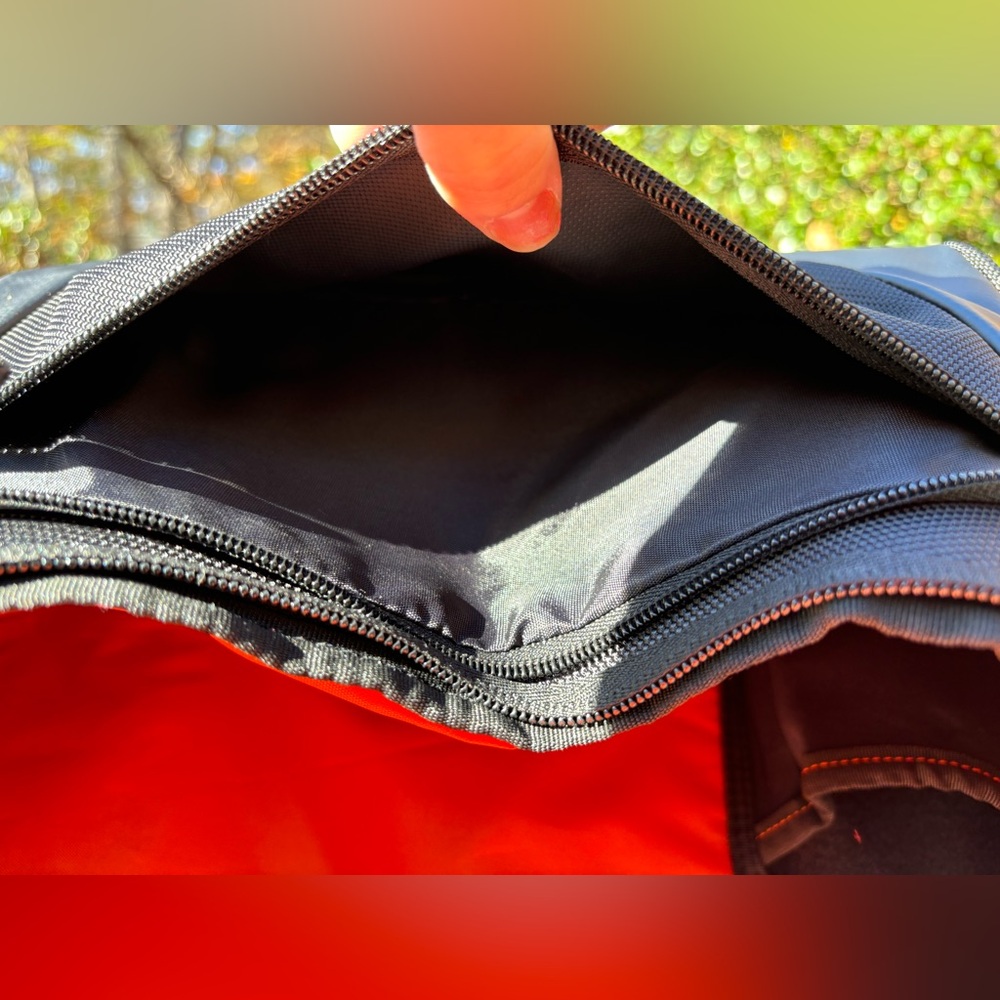 Catalyst Solar Messenger Bag. - Picture 10 of 17